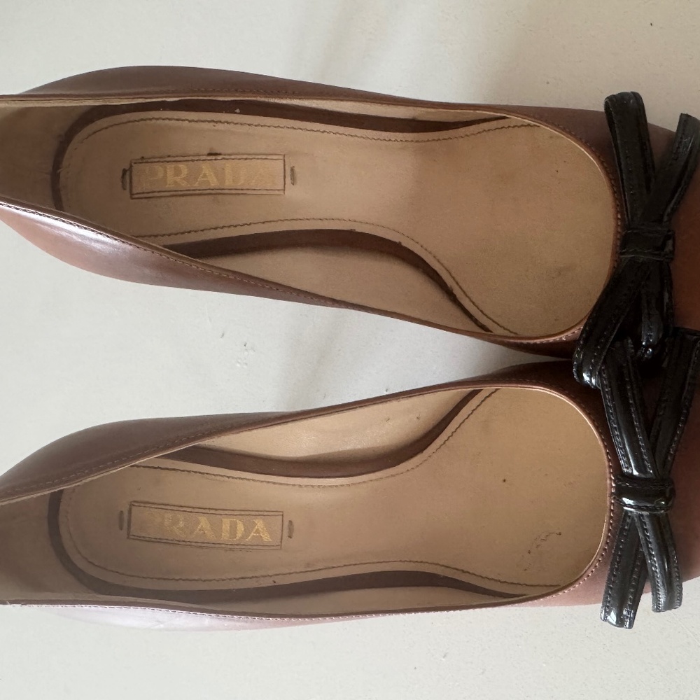 Prada Shoes Light brown with Black bows
